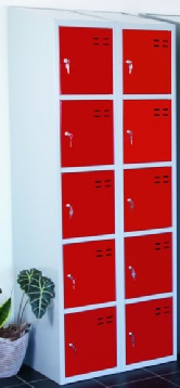 Opbevaringsskabe. 10 skabe i 2 sjler